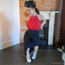Asliceofcait Looks Sexy And Classy