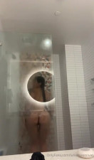 Lunamoonrivas Gets Naked To Take A Shower