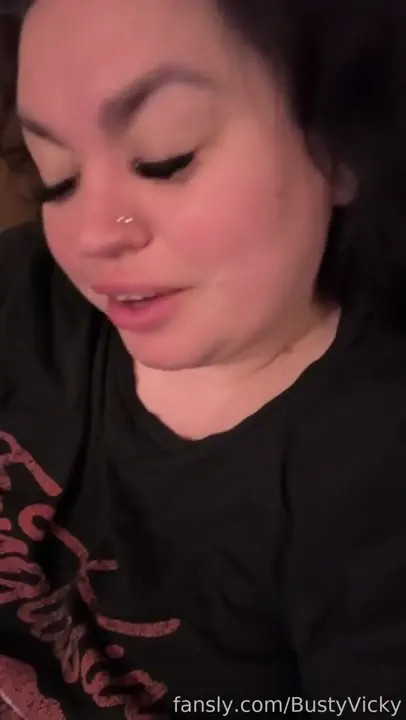 Bustyvicky Gets Huge Tits Bare Tease - ePornLeak