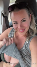 Bellabodhivip Letting You Have A Look At Her Tits