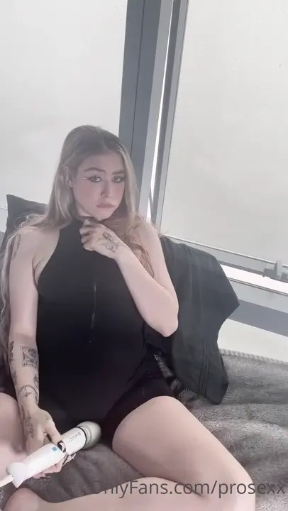 Rose Prosexx's Best Friend Is Her Wand Vibrator - ePornLeak