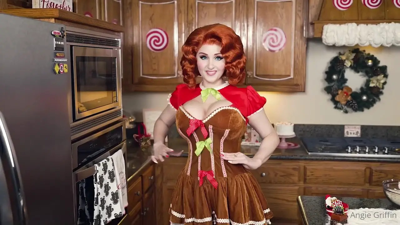 Angiegriffin Puts Icing On Her Boobies - ePornLeak