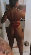 Kaleiraelieroo Shakes Her Juicy Booty
