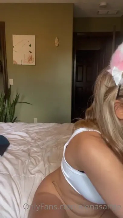 How Elenasainte Spends Her Private Time - ePornLeak