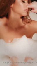 Naughty Iamyanetgarcia's Bubbly Bath
