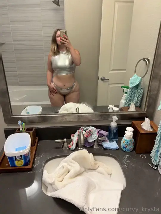 Curvy_Krysta In Her Skimpy Clothing - ePornLeak