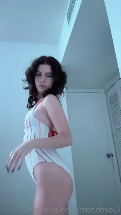 Bedroom Stripshow By Frenchava - ePornLeak