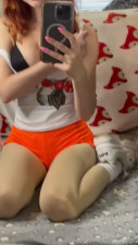 Hooters Babe Mari.M0Nster Teasing Her Tits