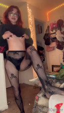 Mari.M0Nster's Sexy Strip Show
