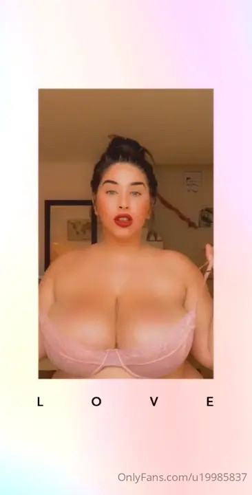 Natalialozano Showing Off Her Big Jugs - ePornLeak