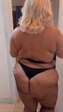 Natalialozano Baring Her Plus Size Curves