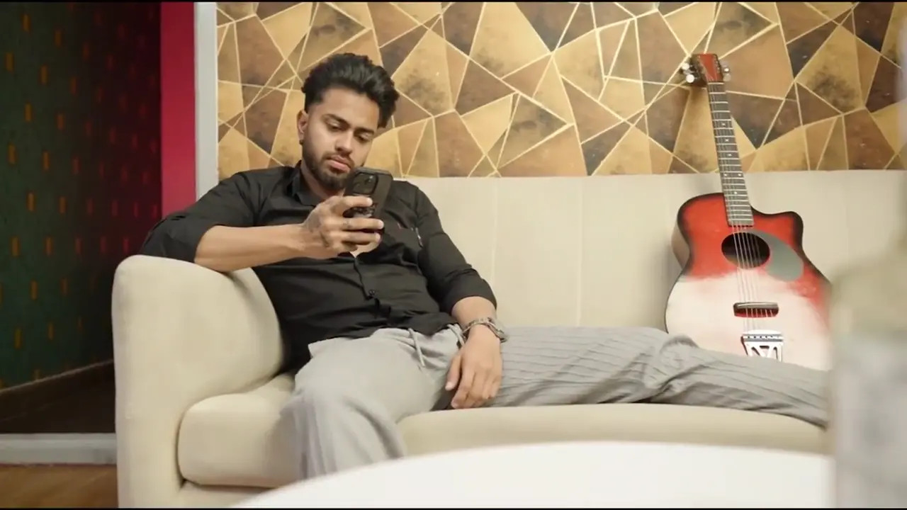 Resmi Nair Making Out With Her Man - ePornLeak