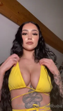 Devilbabie Playing With Her Tits