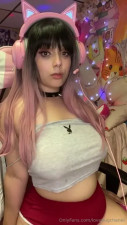 Lovebugchanel's Jiggly Boobs