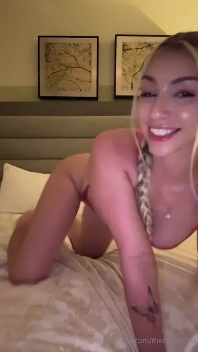 Therealbrittfit Sucks And Rides A Cock - ePornLeak