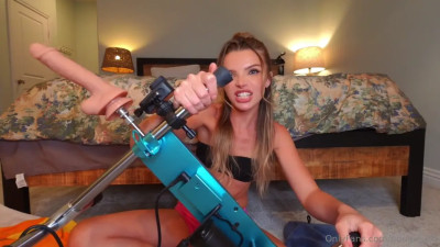 Bougie_Bb Trying Her New Sex Machine