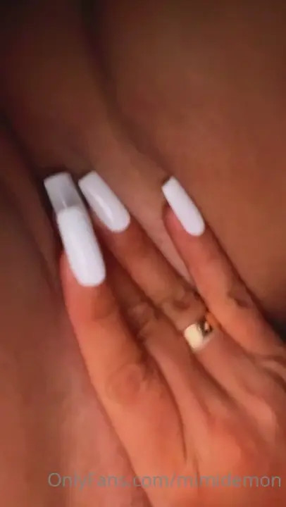 Opening Up Mimidemon's Pussy - ePornLeak