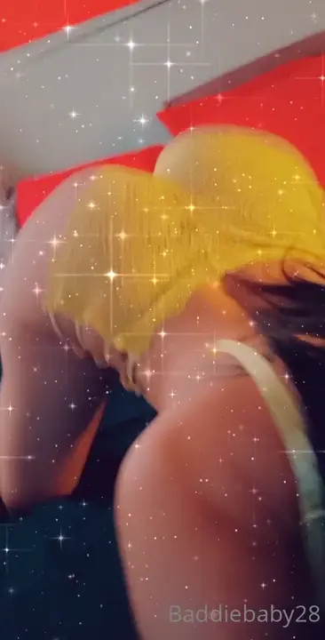 Baddiebaby28 Arches Her Back And Flaunts Butt - ePornLeak