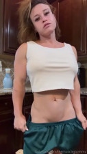 Themusclemommy's Sultry Figure