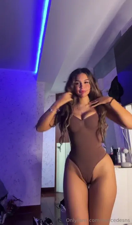Mercedesns's Seductive Moves - ePornLeak
