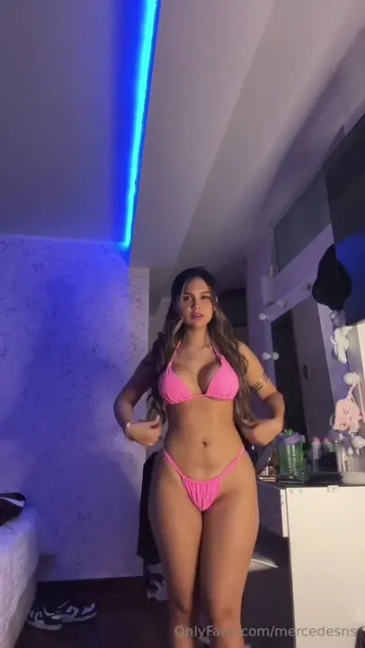 Sexy Pink Bikini Showcase By Mercedesns - ePornLeak