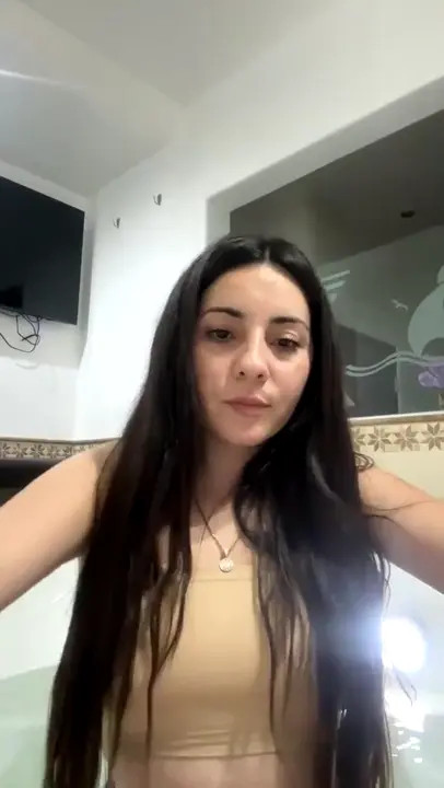 Bellacuentos Hot Livestream In The Hot Tub - ePornLeak