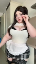 Bunniemommy’s Curvy Look In Maid Cosplay