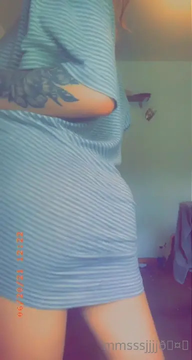 Staywildraw Flashes Her White Ass - ePornLeak