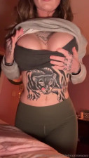 Scarletmonroexoxo's Round Boobs