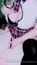 Brutalbeautyy Seduces In A Provocative Pose