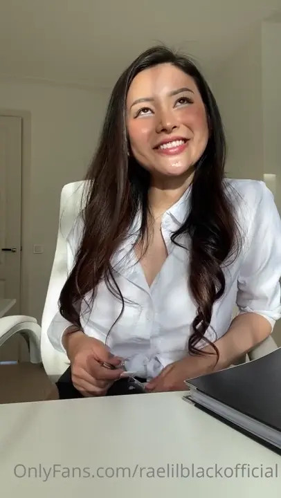 Seductive Rae Lil Black’s Office Solo Play - ePornLeak