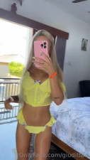 Giudittaa Captures Her Curves In A Mirror Shot