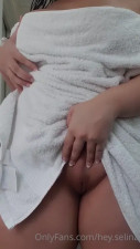 Chunkylina Touches Her Pussy After Shower