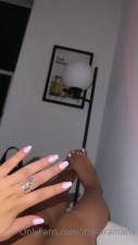 Itskiaramarie Shows Off Her Manicured Feet