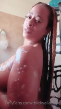 Thiickyellabone Gropes Tits In The SHower