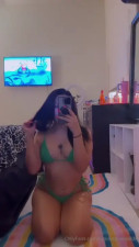 Brookegoeswildx Wears A Green Lingerie
