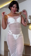 Annabgo Gives Blowjob On Her Knees