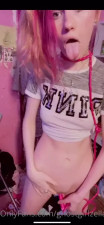 Ghostgirlholliestar Plays With Her Cunt
