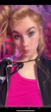 Ghostgirlholliestar Spreads Her Pussy