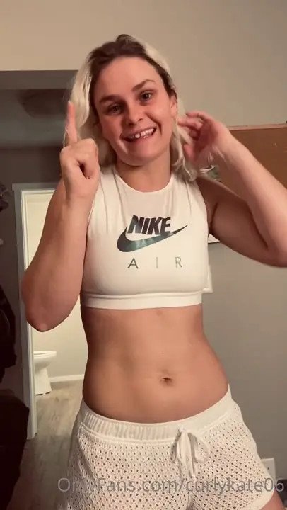 Curlykate06 Strips Naked To Take A Bath - ePornLeak