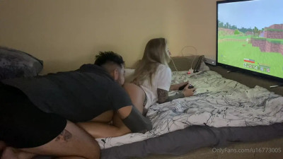 Thiskindasnow Gets Pounded Playing Minecraft