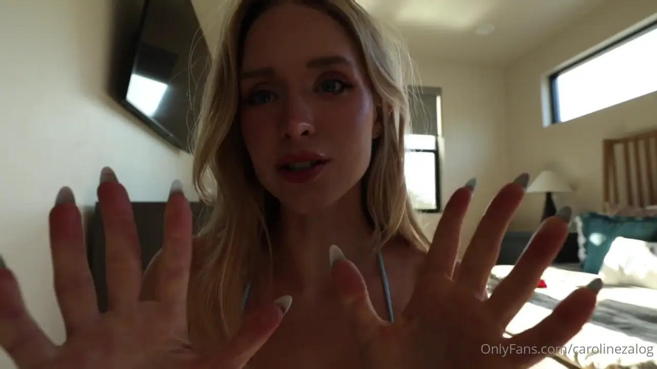 Caroline Zalog Puts On Her Sexy Swimsuits - ePornLeak