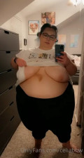 Celiabbw Shows Off Her Breasts