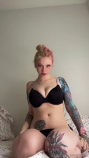 Xbunny Flaunts Her Body