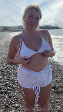 Caisyy Flashes Her Tits On The Beach