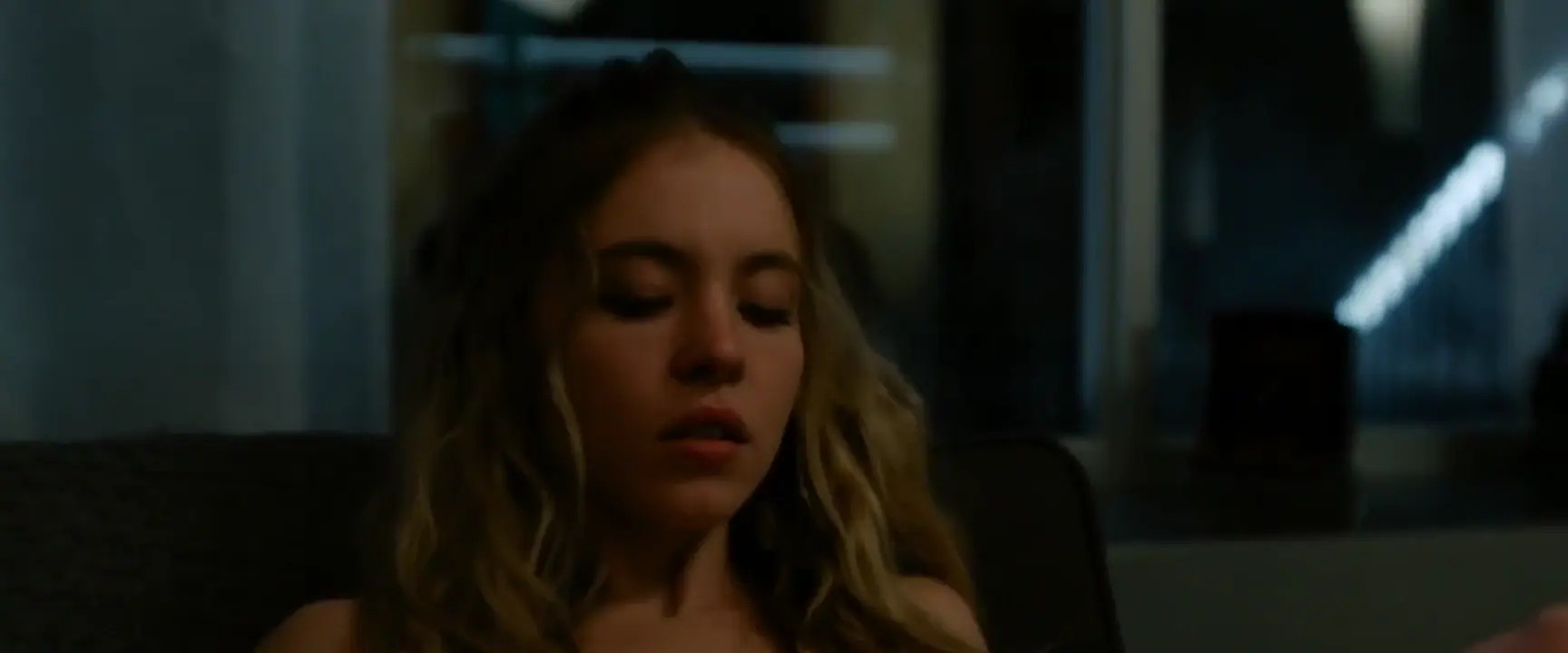 Sydney Sweeney Gets Fucked On The Couch - ePornLeak