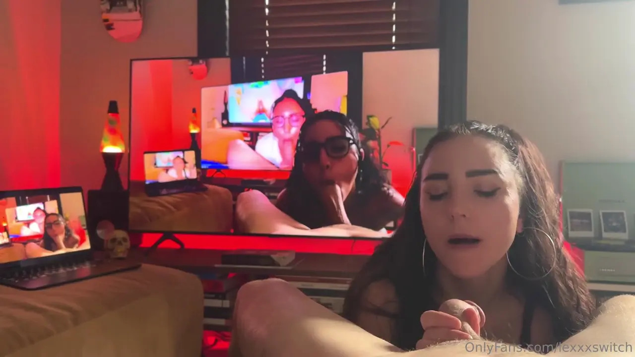 Lexxxswitch Blows BF's Dick Until It Cums - ePornLeak