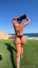 Daniellalynnnn Twerks Her Ass Outdoors
