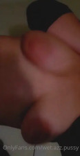 Wetazzpussyy Jiggles Her Titties