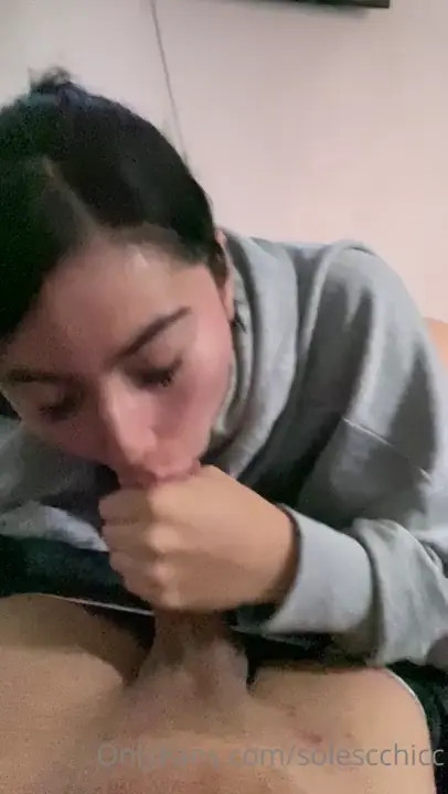 Solescchicc Distracts With A Blowjob - ePornLeak